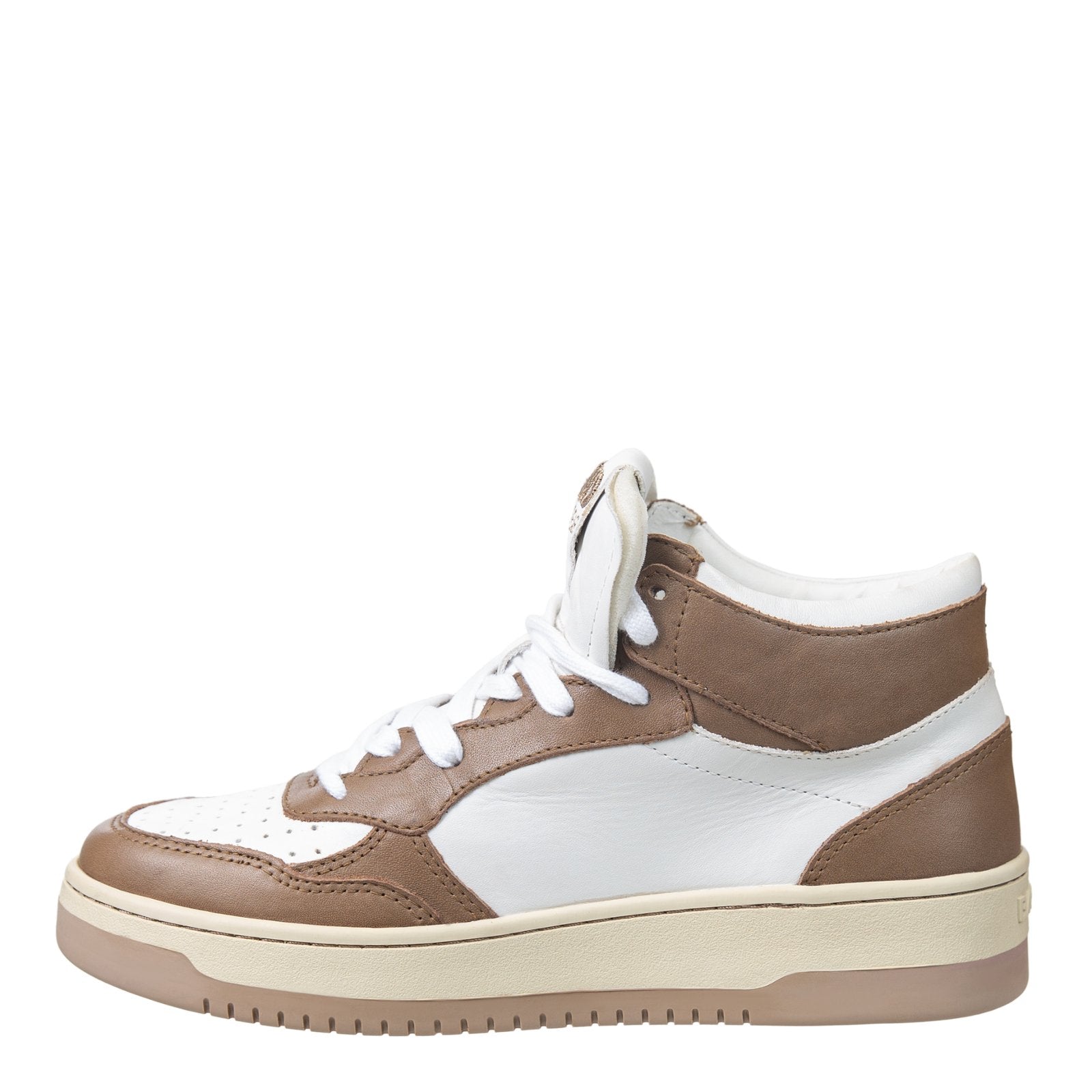 Back 70: SMASH in CAMEL Sneakers