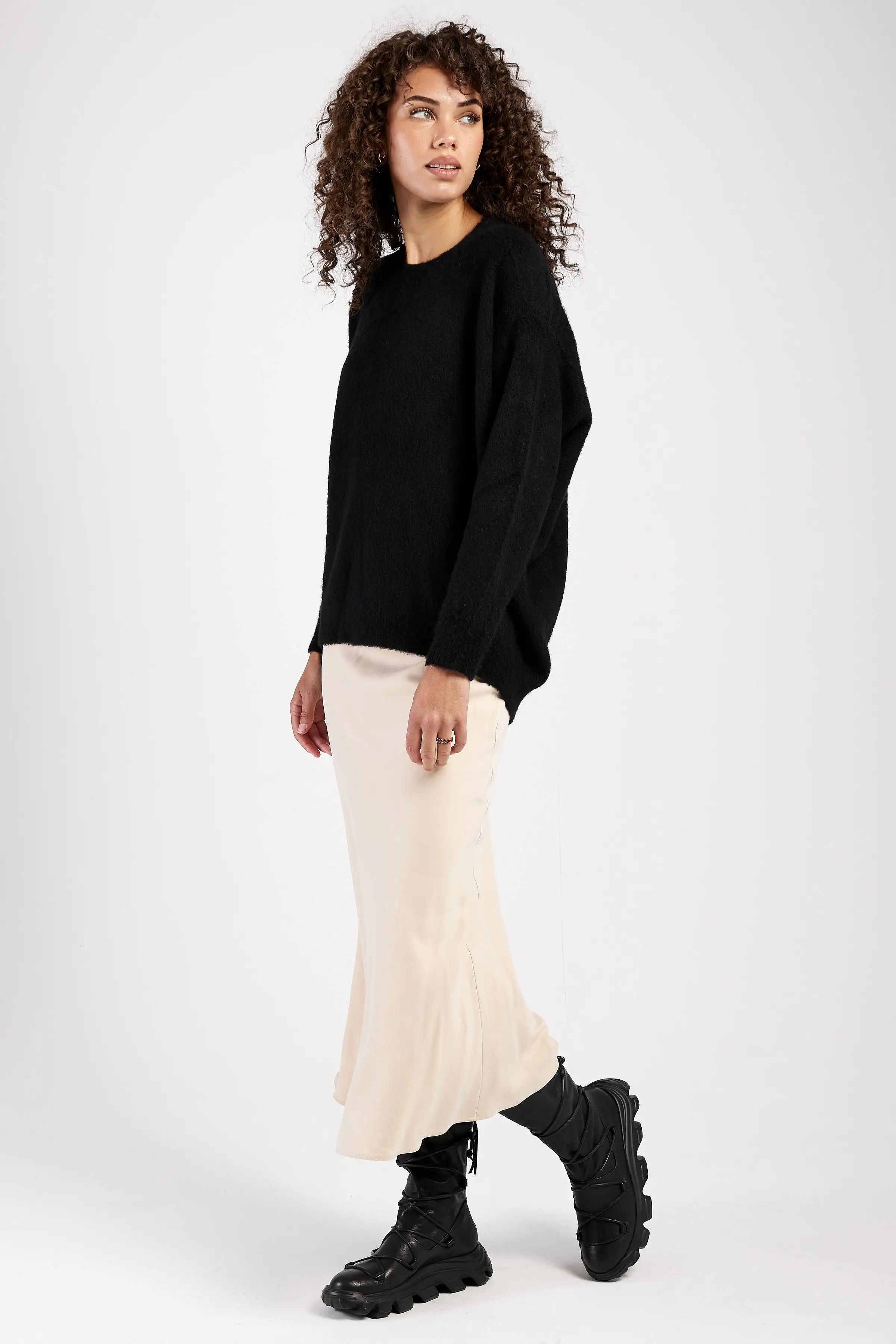 Carded Cashmere Pullover Sweater in Nero