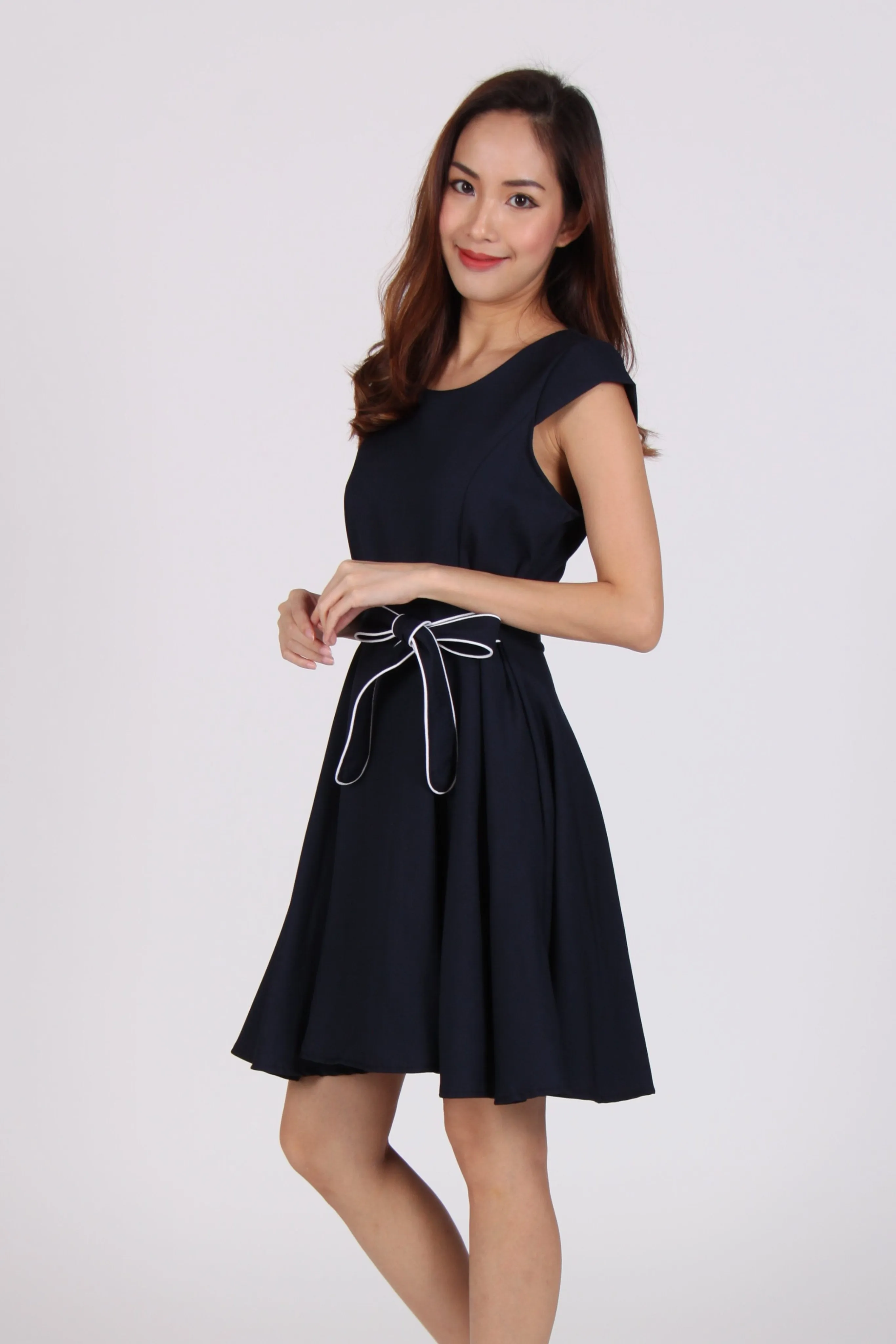 Contrast Waist Tie Cap Sleeve Skater Dress in Navy Blue