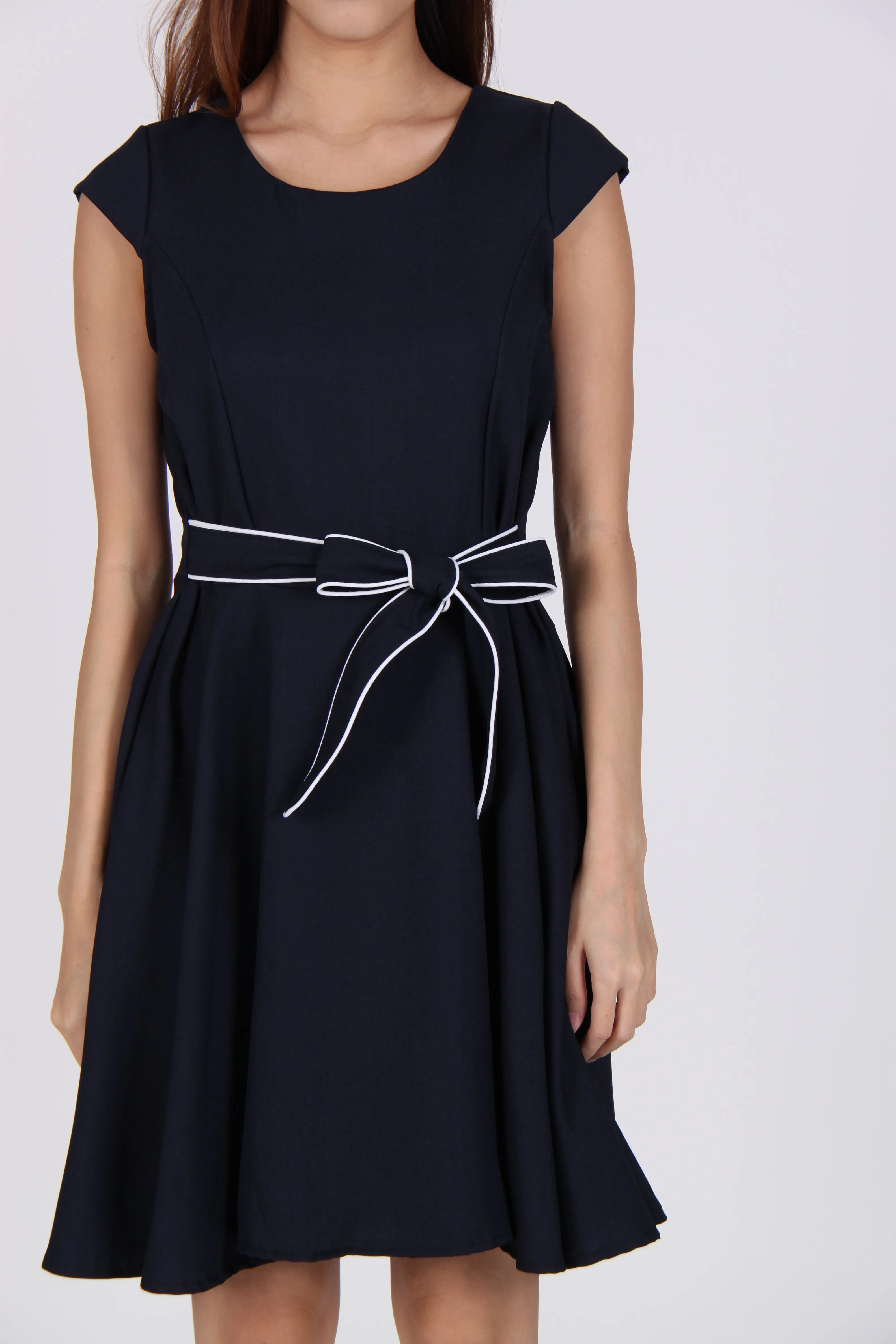 Contrast Waist Tie Cap Sleeve Skater Dress in Navy Blue