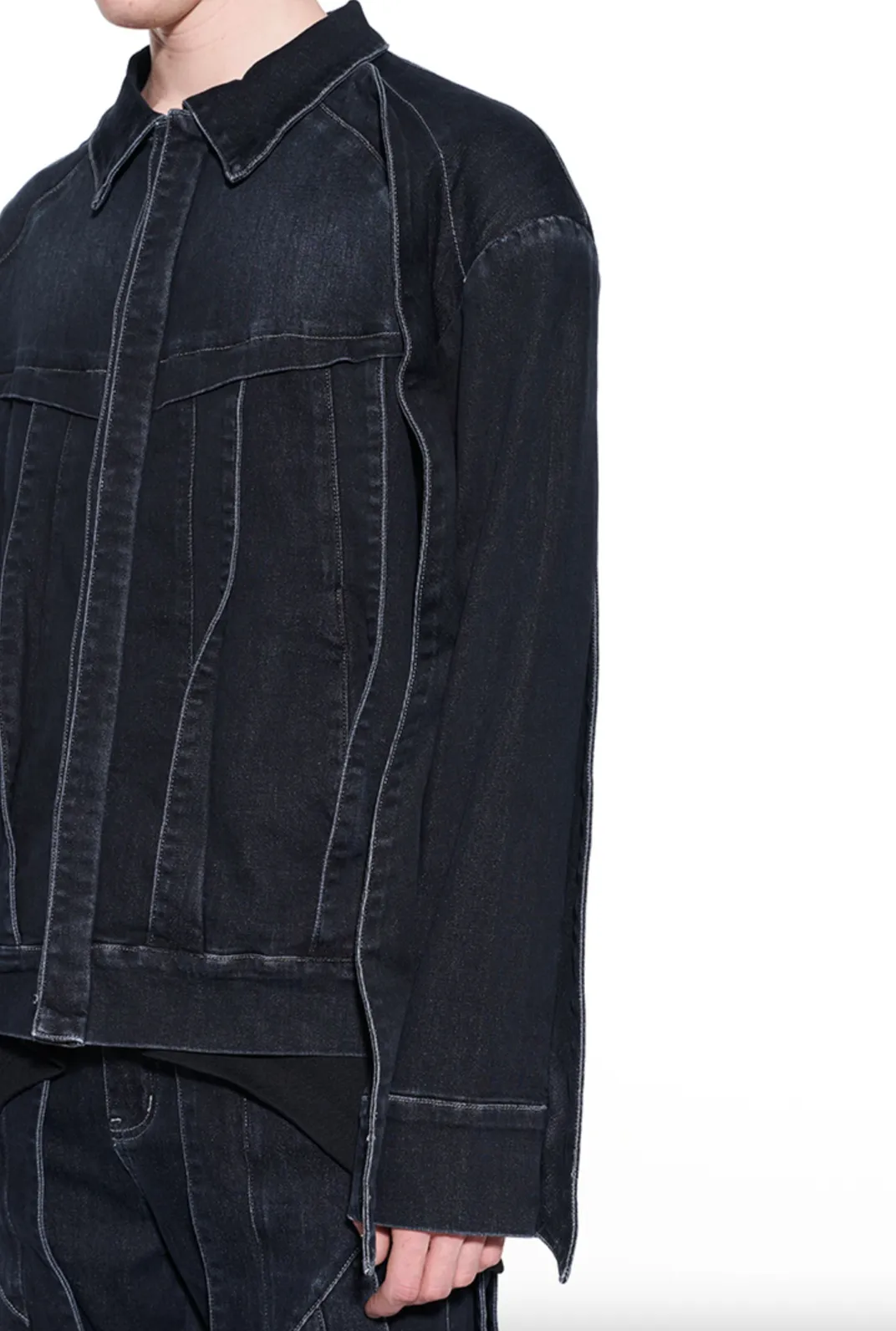 MULTI-LAYERED PANELS DENIM JACKET - BLACK