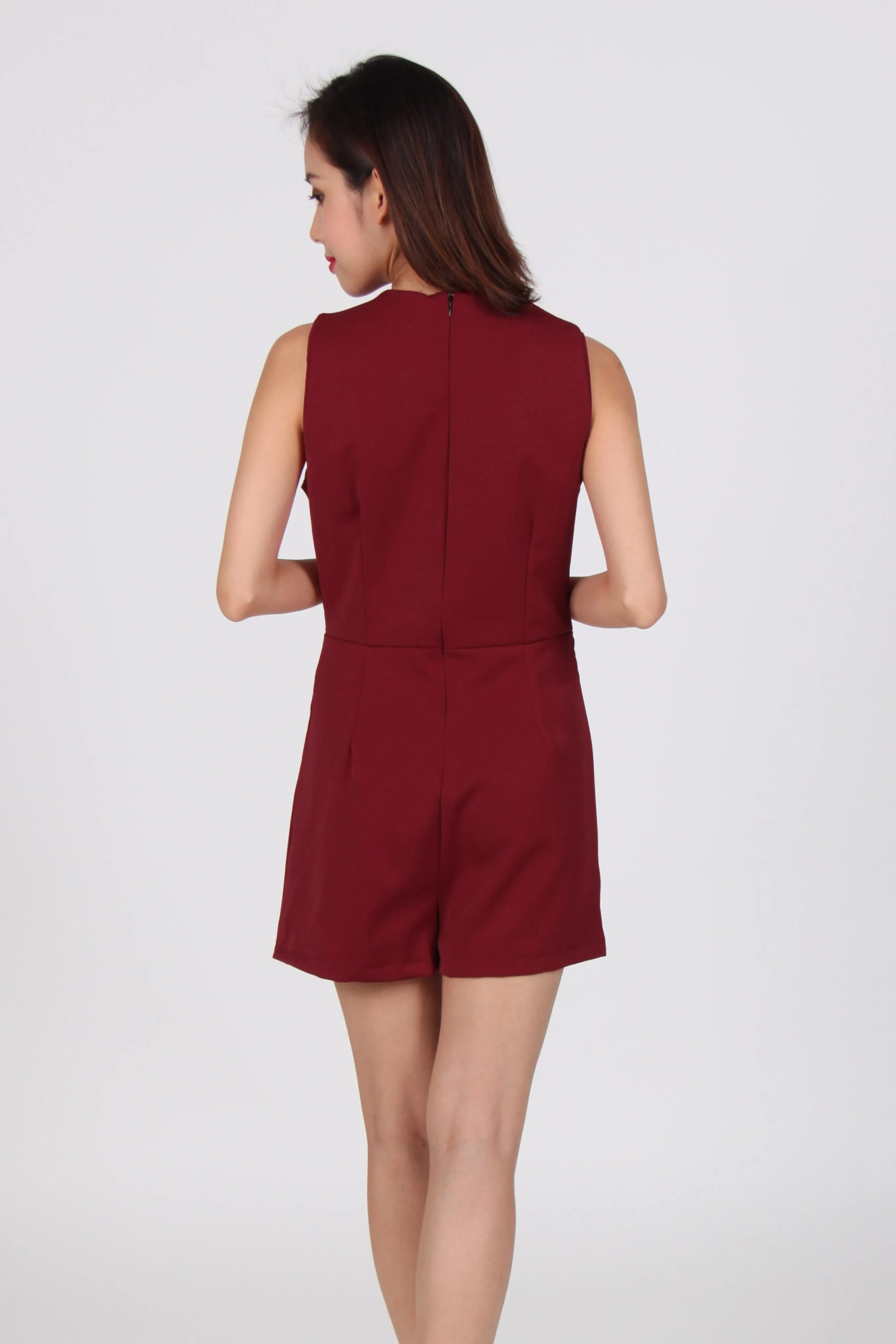 O Ring Overlap V Neck Sleeveless Romper in Maroon