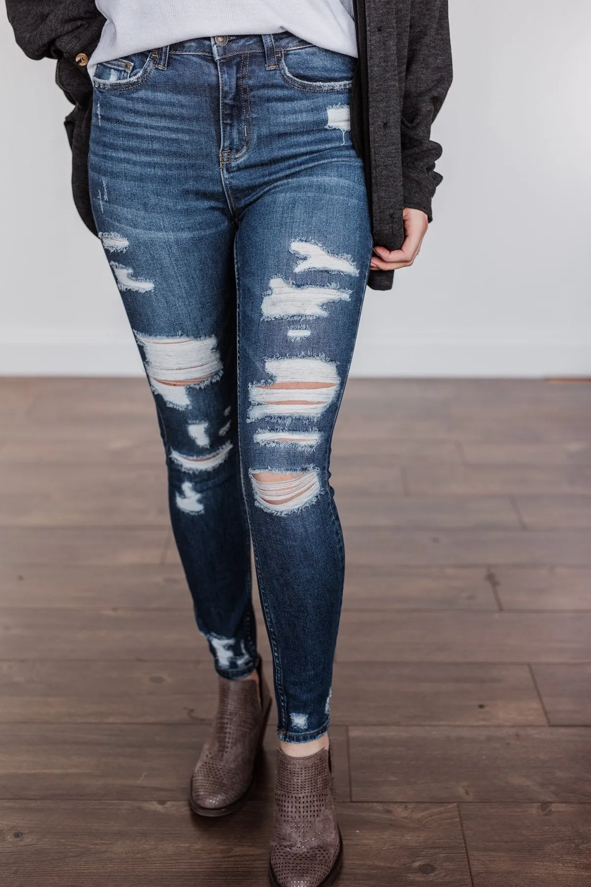 Vervet Distressed Skinny Jeans- Haylie Wash