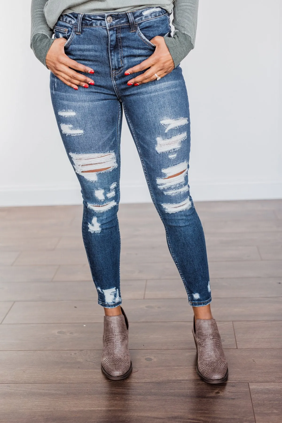 Vervet Distressed Skinny Jeans- Haylie Wash