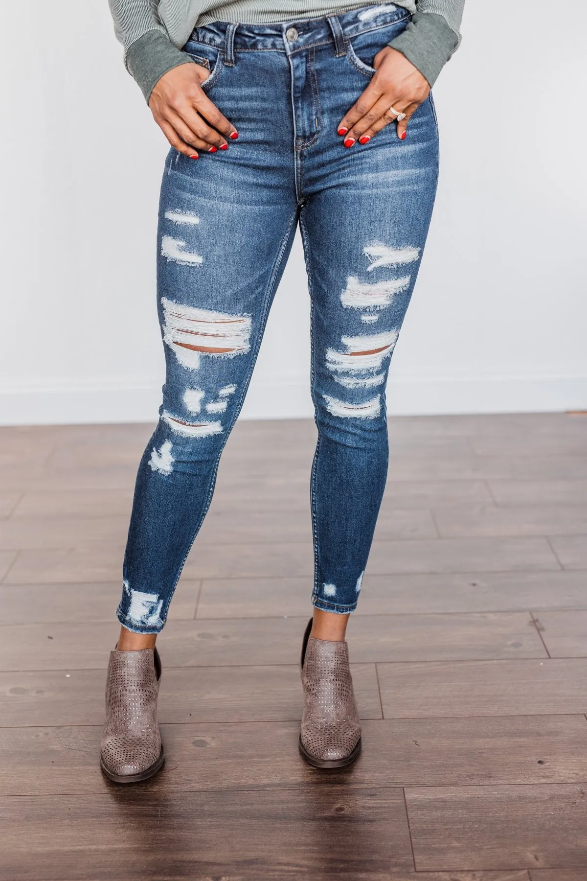 Vervet Distressed Skinny Jeans- Haylie Wash