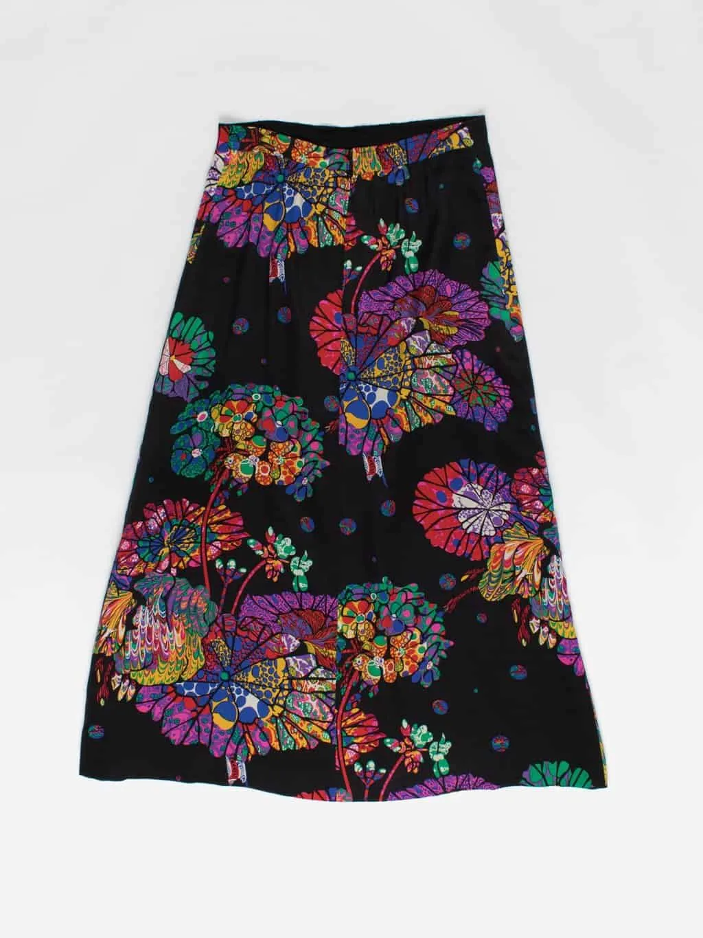 Vintage maxi skirt with bold floral print – Medium / Large