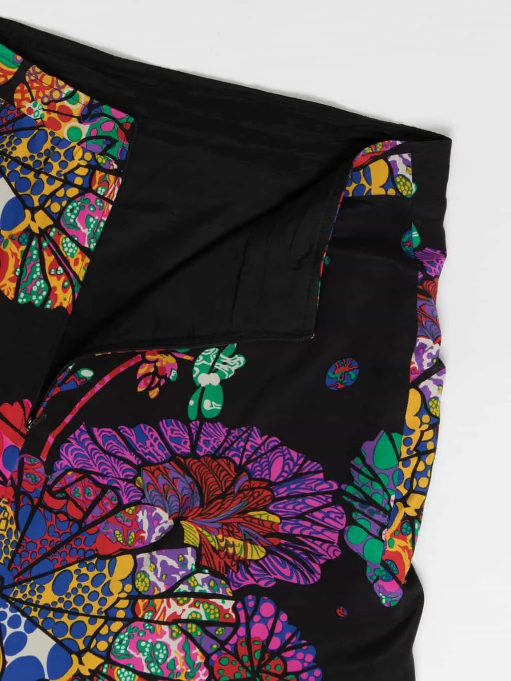 Vintage maxi skirt with bold floral print – Medium / Large